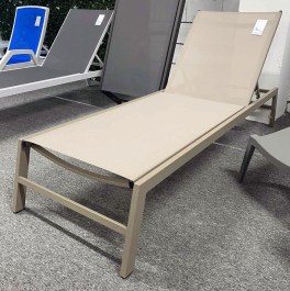 NAXOS SUNBED CHAMPAGNE ALUMINIUM AND CHAMPAGNE TEXTILENE DF58 NAXOS ΞΑΠΛΩΣΤΡΑ ΜΕ ΣΑΜΠΑΝΙΖΕ ΑΛΟΥΜΙΝΙΟ ΚΑΙ ΥΦΑΣΜΑ DF58  